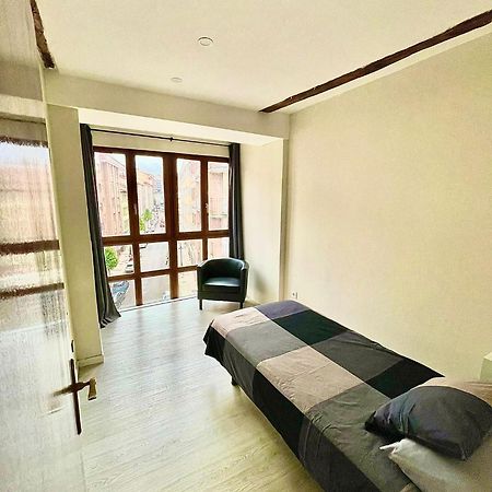 Paraguas Guesthouse โอเบียโด ภายนอก รูปภาพ