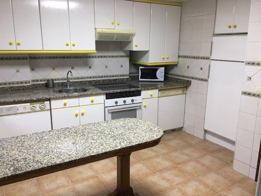 Paraguas Guesthouse โอเบียโด ภายนอก รูปภาพ